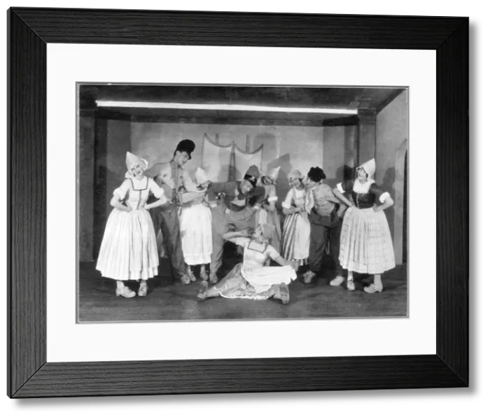 Framed Print : A scene from Bon Ton, the cabaret show at the Trocadero, Lon Framed Print : A scene from Bon Ton, the cabaret show at the Trocadero, Lon