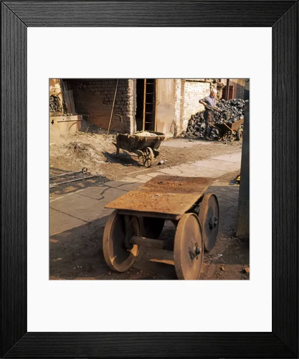 Framed Print : Browns Foundry 2. Stockton on Tees 1970s Framed Print : Browns Foundry 2. Stockton on Tees 1970s
