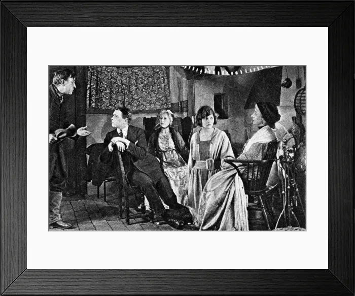 Framed Print : A scene from Paddy the Next Best Thing (1923) Framed Print : A scene from Paddy the Next Best Thing (1923)