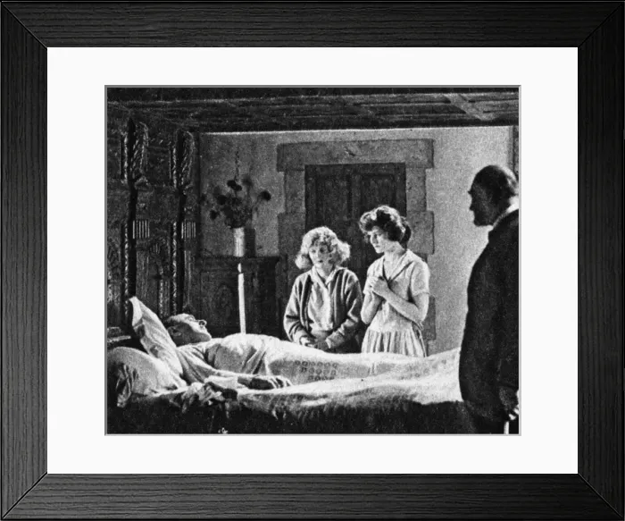 Framed Print : A scene from Paddy the Next Best Thing (1923) Framed Print : A scene from Paddy the Next Best Thing (1923)