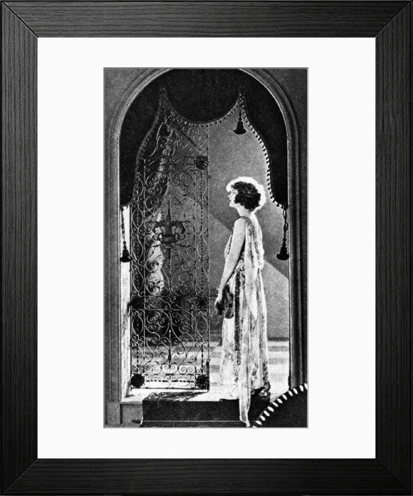 Framed Print : Mae Marsh in Paddy the Next Best Thing (1923) Framed Print : Mae Marsh in Paddy the Next Best Thing (1923)