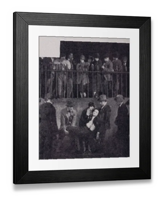Framed Print : A scene from The Lodger (1926) Framed Print : A scene from The Lodger (1926)