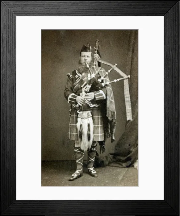 Framed Print : Scotsman playing the Bagpipes Framed Print : Scotsman playing the Bagpipes