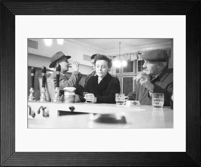 Framed Print : people having an evening drink, , Ilford. Essex Framed Print : people having an evening drink, , Ilford. Essex