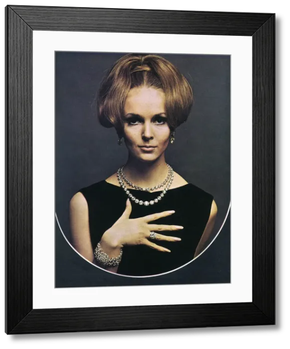 Framed Print : London Life jewels presentation Framed Print : London Life jewels presentation