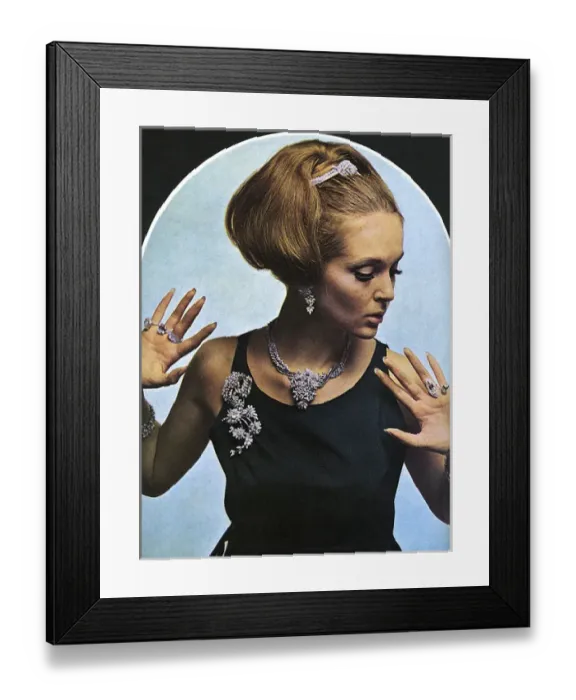 Framed Print : London Life jewels presentation Framed Print : London Life jewels presentation