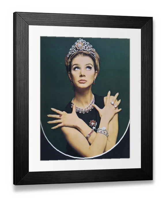 Framed Print : London Life jewels presentation Framed Print : London Life jewels presentation