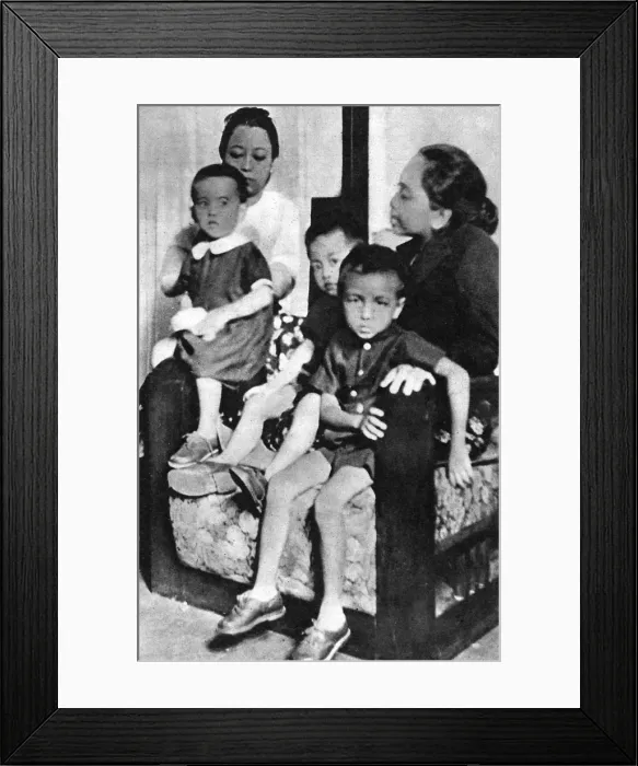 Framed Print : Aung San Suu Kyi as a child after her Fathers Assassination Framed Print : Aung San Suu Kyi as a child after her Fathers Assassination