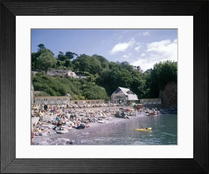 Framed Print : Holidaymakers at Beacon Cove, Torquay, Devon Framed Print : Holidaymakers at Beacon Cove, Torquay, Devon