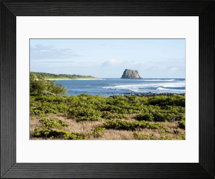 Framed Print : Ilot Gabriel island shore