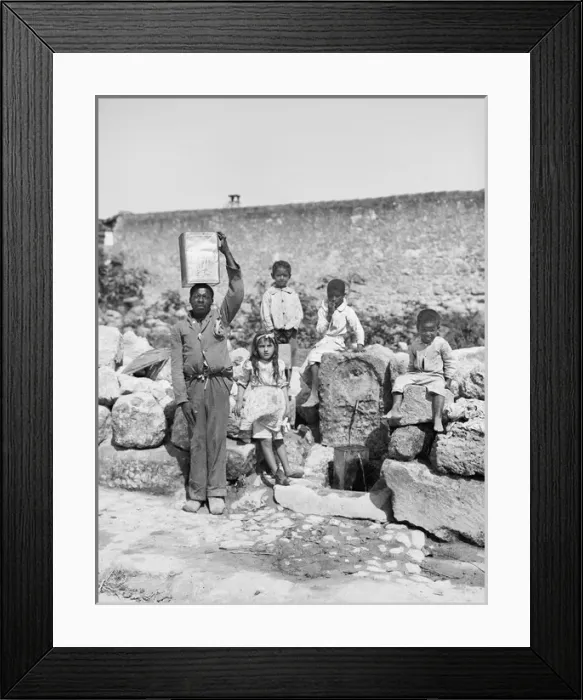 Framed Print : Locals collecting water at a public spring, Matanzas, Cuba Framed Print : Locals collecting water at a public spring, Matanzas, Cuba