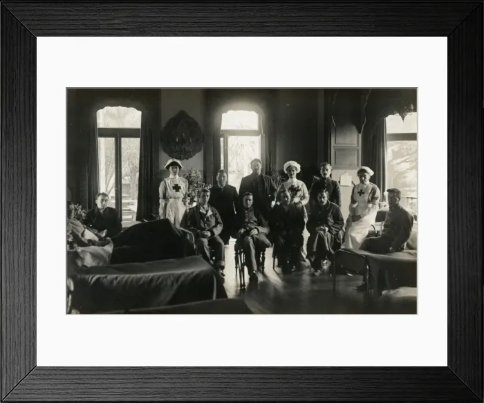 Framed Print : Belgian Patients & VAD Staff, A Ward, Quex Park Framed Print : Belgian Patients & VAD Staff, A Ward, Quex Park