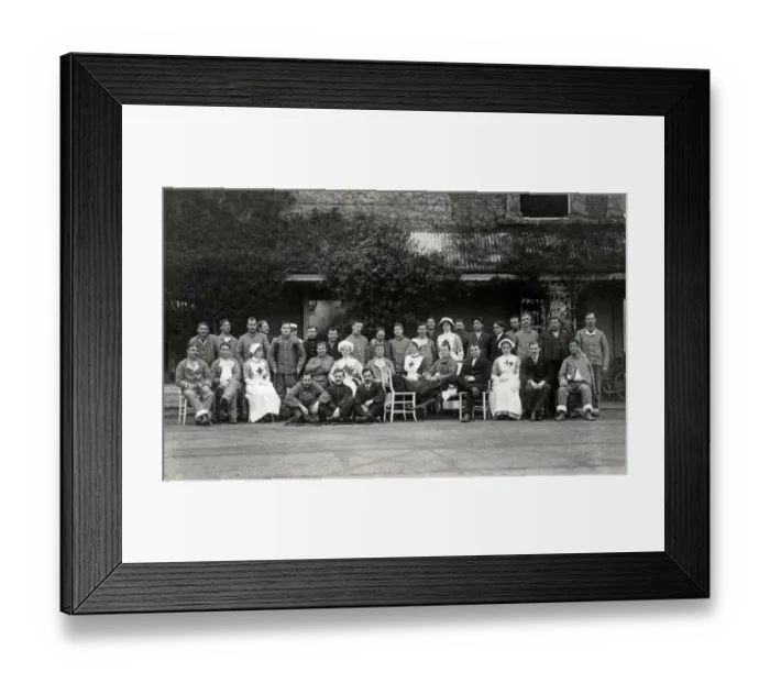 Framed Print : Patients & VAD staff, Quex Park Framed Print : Patients & VAD staff, Quex Park
