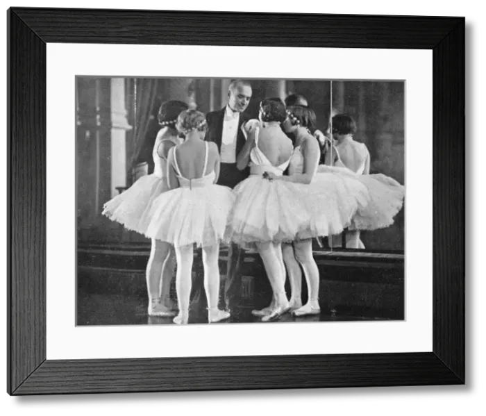 Framed Print : A scene from the film Ces Nouveaux Messieurs, 1928 Framed Print : A scene from the film Ces Nouveaux Messieurs, 1928