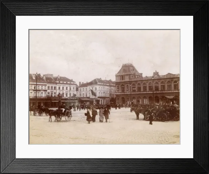 Framed Print : Street scene in Brussels, Belgium Framed Print : Street scene in Brussels, Belgium