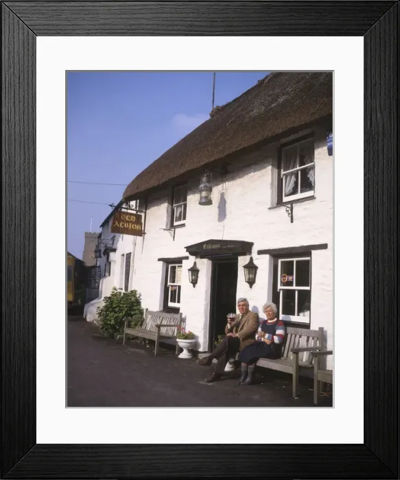 Framed Print : Couple outside Old Albion Inn, Crantock, Cornwall Framed Print : Couple outside Old Albion Inn, Crantock, Cornwall