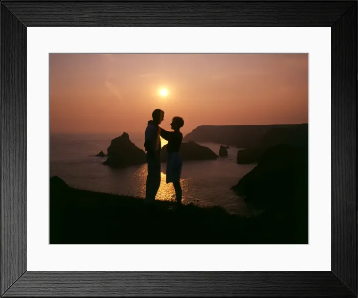Framed Print : Sunset at Kynance Cove, The Lizard, Cornwall Framed Print : Sunset at Kynance Cove, The Lizard, Cornwall