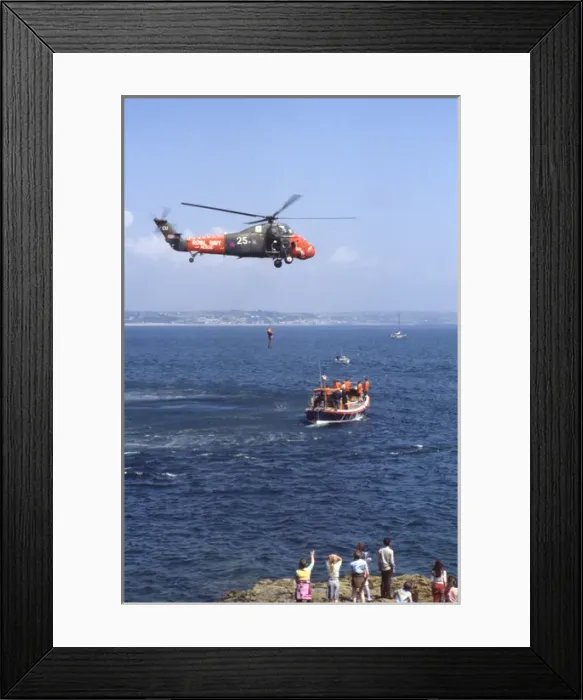 Framed Print : Wessex helicopter in rescue demonstration, Cornwall Framed Print : Wessex helicopter in rescue demonstration, Cornwall