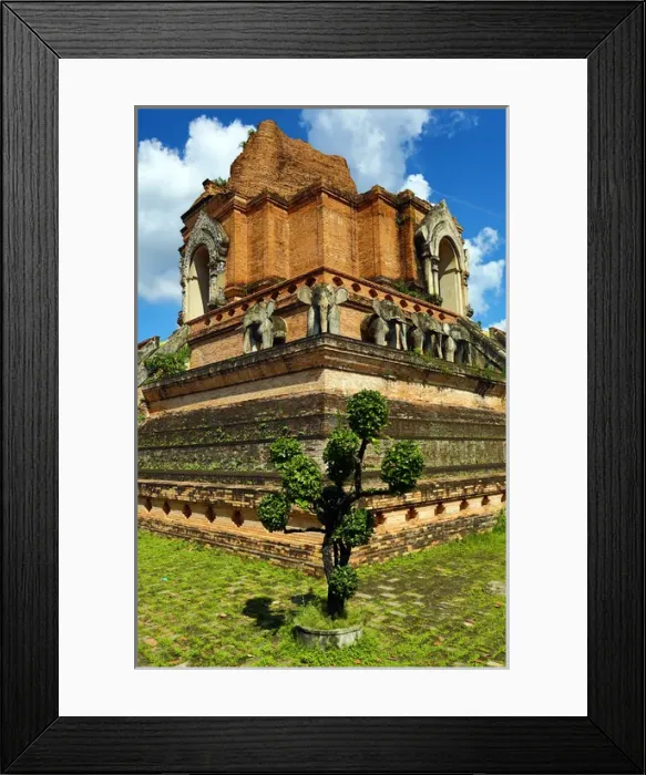 Framed Print : Wat Chedi Luang Temple in Chiang Mai, Thailand Framed Print : Wat Chedi Luang Temple in Chiang Mai, Thailand