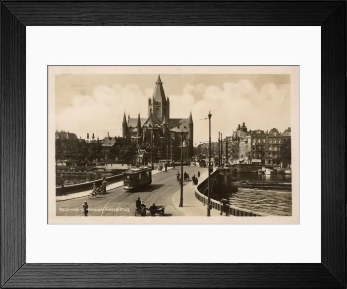 Framed Print : New Amstel Bridge, Amsterdam, Netherlands Framed Print : New Amstel Bridge, Amsterdam, Netherlands