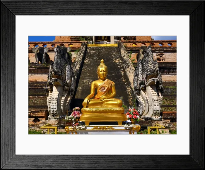 Framed Print : Wat Chedi Luang Temple in Chiang Mai, Thailand Framed Print : Wat Chedi Luang Temple in Chiang Mai, Thailand