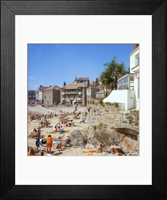 Framed Print : Holidaymakers on the beach, St Ives, Cornwall Framed Print : Holidaymakers on the beach, St Ives, Cornwall