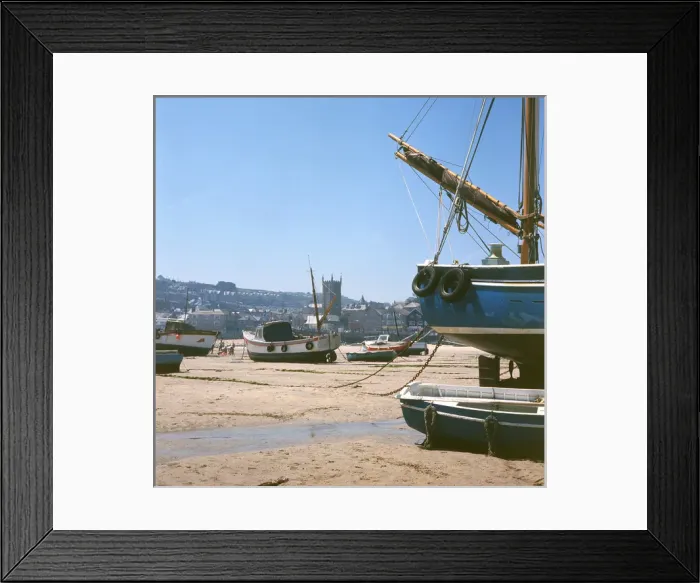 Framed Print : Boats on the beach, St Ives, Cornwall Framed Print : Boats on the beach, St Ives, Cornwall