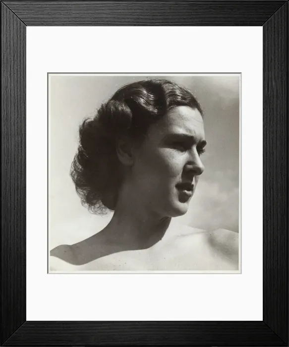Framed Print : Portrait of a young woman