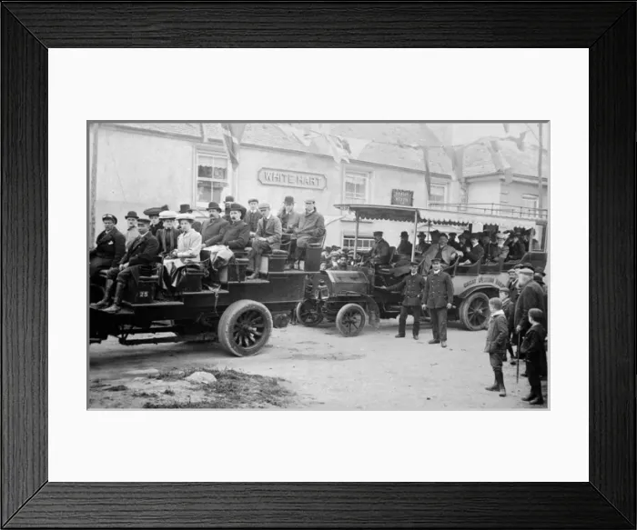 Framed Print : Tourist excursion, White Hart Hotel, Menheniot, Cornwall