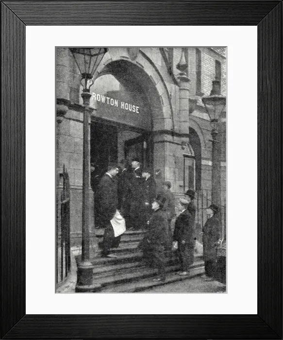 Framed Print : Kings Cross Rowton House - Entrance Framed Print : Kings Cross Rowton House - Entrance