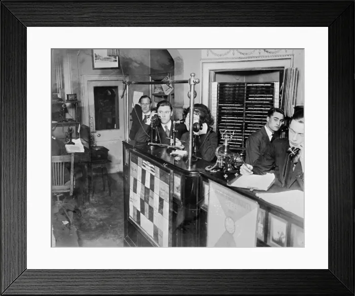 Framed Print : Society of Entertainers, Upper Baker Street, London Framed Print : Society of Entertainers, Upper Baker Street, London