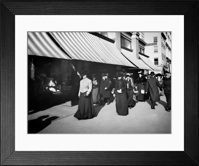 Framed Print : Group of Christmas shoppers shopping on Sixth Avenue, NYC Framed Print : Group of Christmas shoppers shopping on Sixth Avenue, NYC