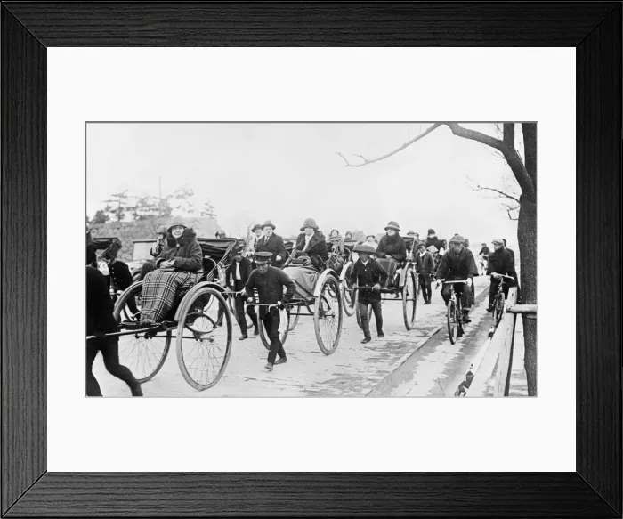 Framed Print : People being pulled in rickshaws sightseeing in Japan Framed Print : People being pulled in rickshaws sightseeing in Japan
