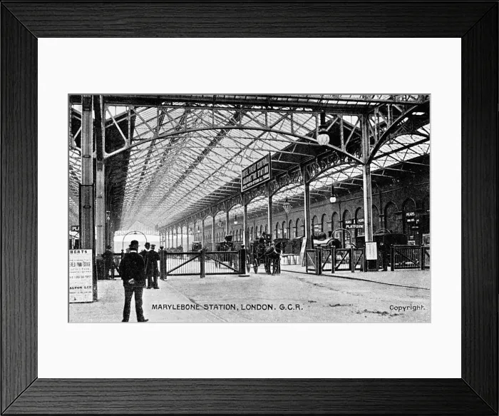 Framed Print : Platform scene at Marylebone Station, London Framed Print : Platform scene at Marylebone Station, London