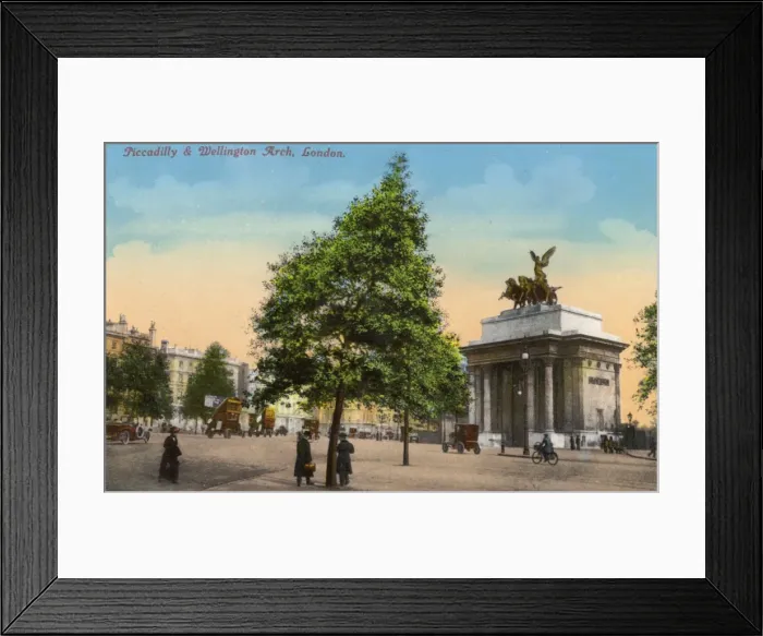 Framed Print : Hyde Park Corner - Piccadilly and Wellington Arch, London Framed Print : Hyde Park Corner - Piccadilly and Wellington Arch, London