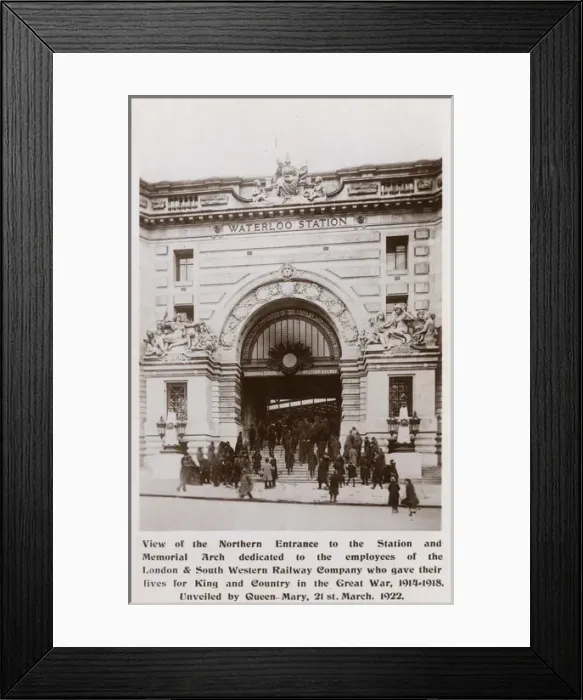 Framed Print : Northern entrance to Waterloo Station - Memorial Arch Framed Print : Northern entrance to Waterloo Station - Memorial Arch