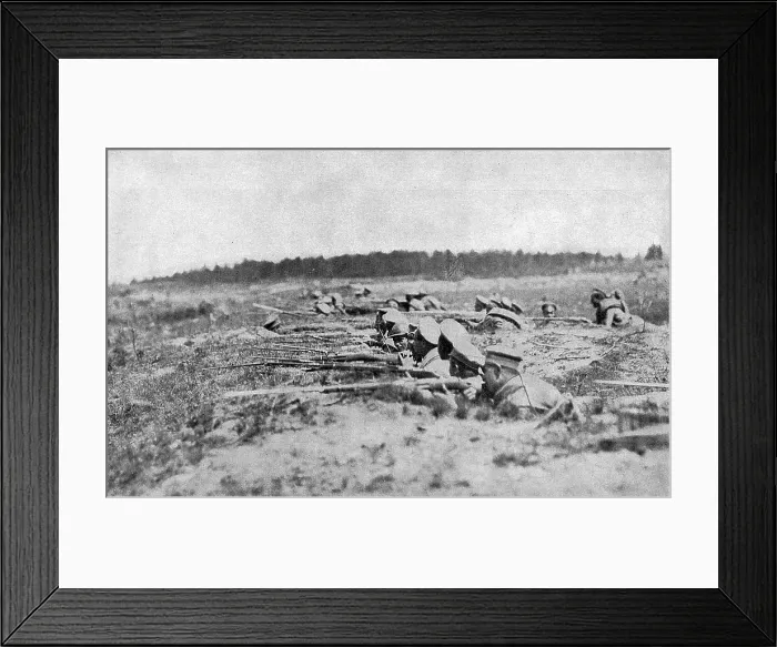 Framed Print : Russian soldiers in action at the front, Russia, WW1 Framed Print : Russian soldiers in action at the front, Russia, WW1
