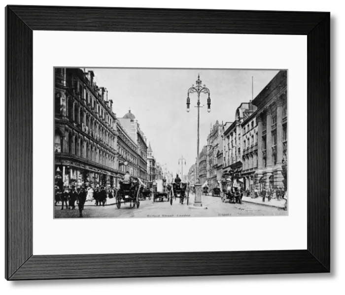 Framed Print : D H Evans, Oxford Street, London Framed Print : D H Evans, Oxford Street, London