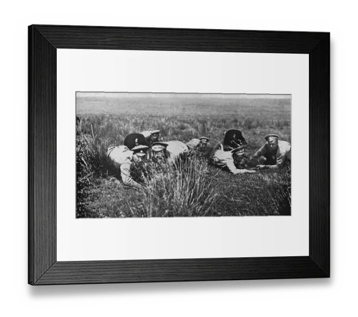 Framed Print : Russian machine gunners near Kalisz, Russia, WW1 Framed Print : Russian machine gunners near Kalisz, Russia, WW1