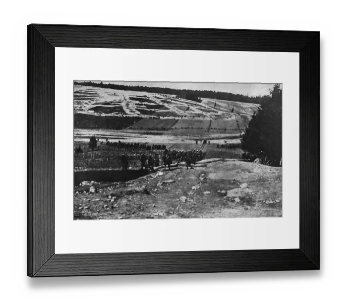 Framed Print : Russian soldiers in action on the eastern front, Russia, WW1 Framed Print : Russian soldiers in action on the eastern front, Russia, WW1