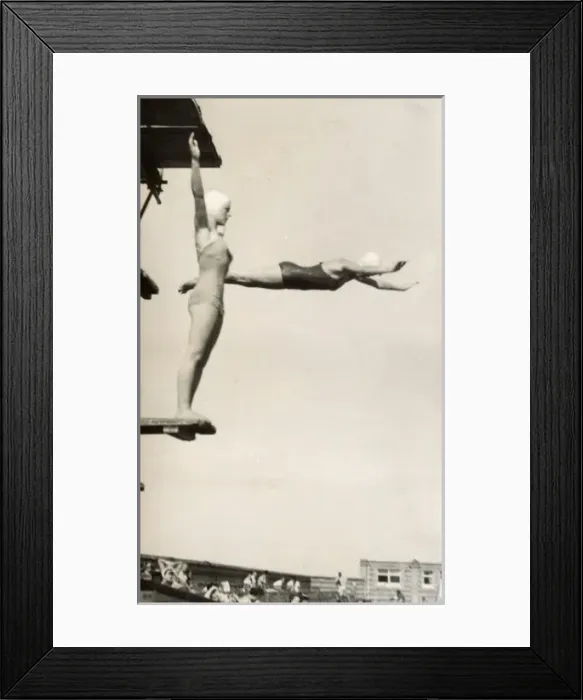 Framed Print : Aquafantasia - Sychronised Swimming Show Participants