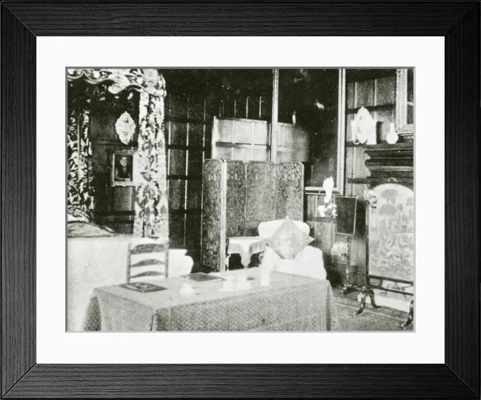 Framed Print : Paranormal / Apparitions Framed Print : Paranormal / Apparitions