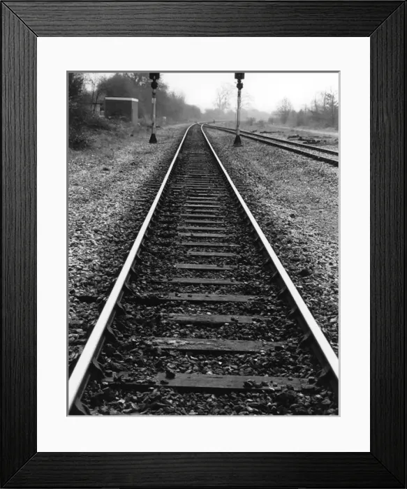 Framed Print : Railway line disappearing into the distance Framed Print : Railway line disappearing into the distance