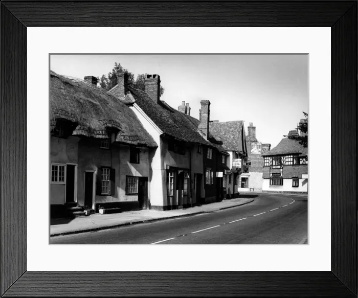 Framed Print : Dorchester, Oxfordshire - High Street Framed Print : Dorchester, Oxfordshire - High Street