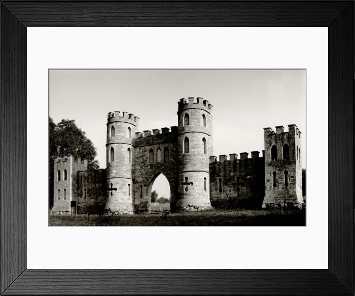 Framed Print : A Sham Castle / Folly (only a frontage), Bath Framed Print : A Sham Castle / Folly (only a frontage), Bath