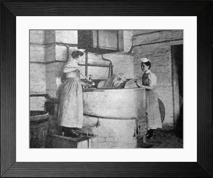 Framed Print : Shaftesbury Home, Ealing - Washing Framed Print : Shaftesbury Home, Ealing - Washing
