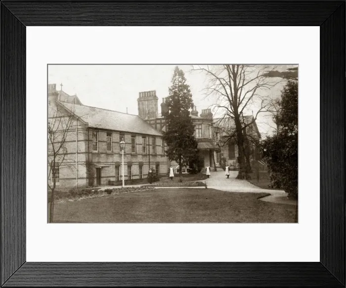 Framed Print : St Edwards School, Totteridge, Hertfordshire Framed Print : St Edwards School, Totteridge, Hertfordshire
