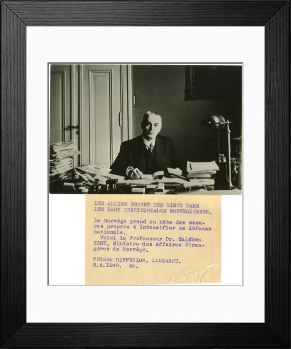 Framed Print : HALVDAN KOHT (1973-1965) Framed Print : HALVDAN KOHT (1973-1965)