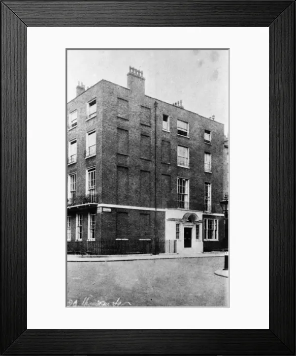 Framed Print : 32A Montagu Square, Marylebone, London W1 Framed Print : 32A Montagu Square, Marylebone, London W1