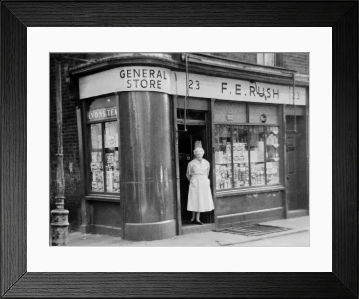 Framed Print : F E Rush newsagent, Aybrook Street, Marylebone, London Framed Print : F E Rush newsagent, Aybrook Street, Marylebone, London